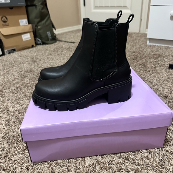 Madden Girl Tessa Black Ankle Booties - Picture 2 of 4